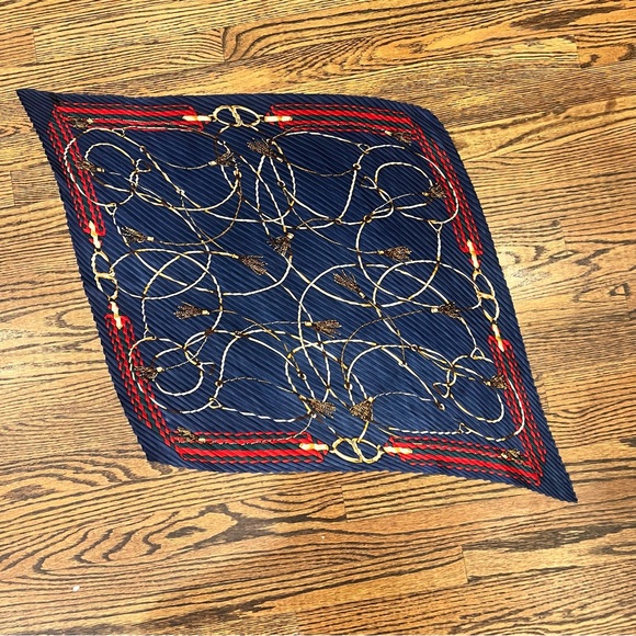 Pleated Navy Red Equestrian Rope Chain Neck Scarf Diamond Shape 35 Diagonal Luxe - Picture 4 of 9